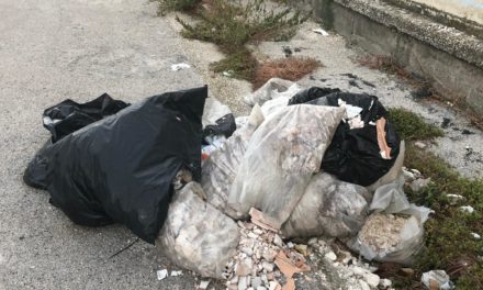 Frattamaggiore, cemento e rifiuti: la denuncia del M5S