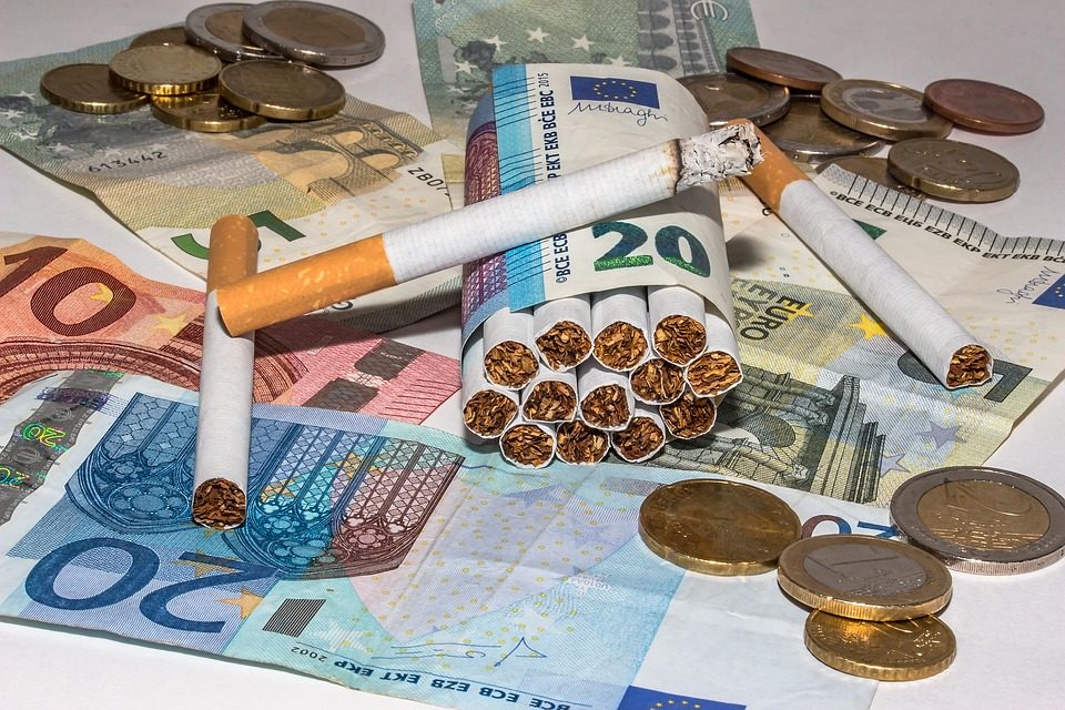 Aumentano le tasse sulle sigarette e sui sigari