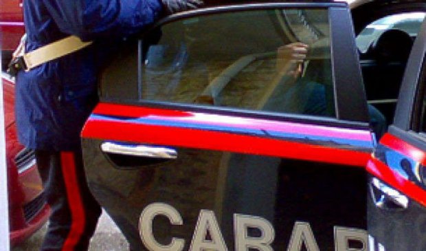 Santa Maria la Carità: irrompono armati in casa di una donna: arrestati