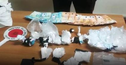 Ottaviano. Cocaina nascosta nei barattoli in cucina: arrestato 48enne