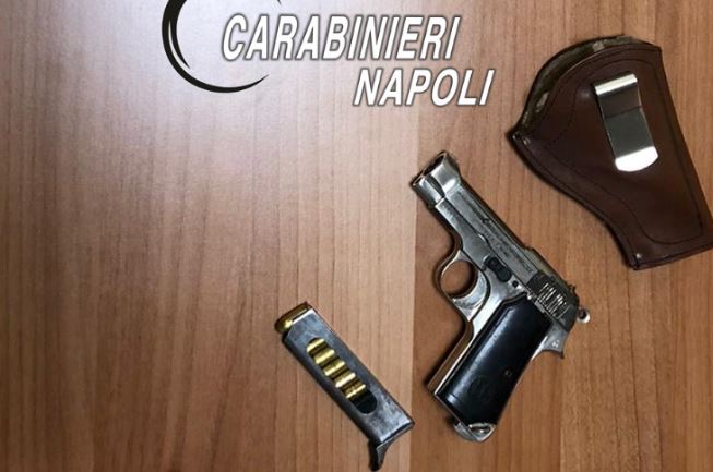 Crispano, i carabinieri arrestano un 41enne: aveva nascosto una pistola