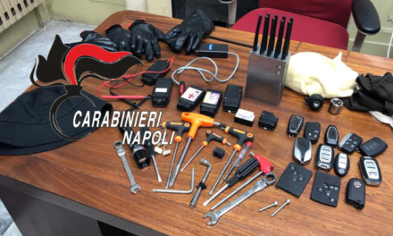 Napoli. Scoperta dai carabinieri un’organizzazione dedita a furti di auto di lusso: sette arresti dai carabinieri,