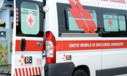 Incidente sulla Circumvallazione esterna di Napoli: 29enne muore carbonizzato in auto