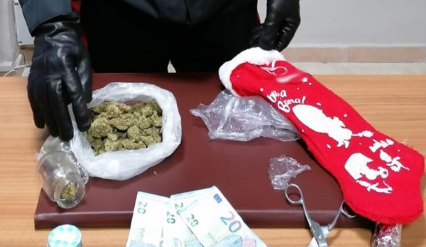 Torre Annunziata. La calza piena di droga, i carabinieri scoprono tutto e arrestano un 35enne