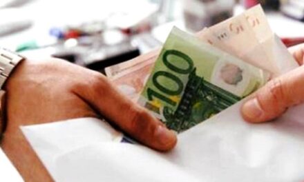 Funzionario comunale arrestato nel Napoletano: intascata mazzetta da 10mila euro