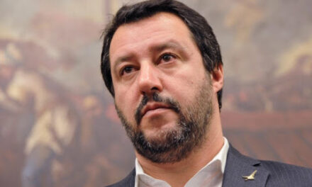 Matteo Salvini: “de Magistris si candida in Calabria ma continua a fare male il sindaco di Napoli”