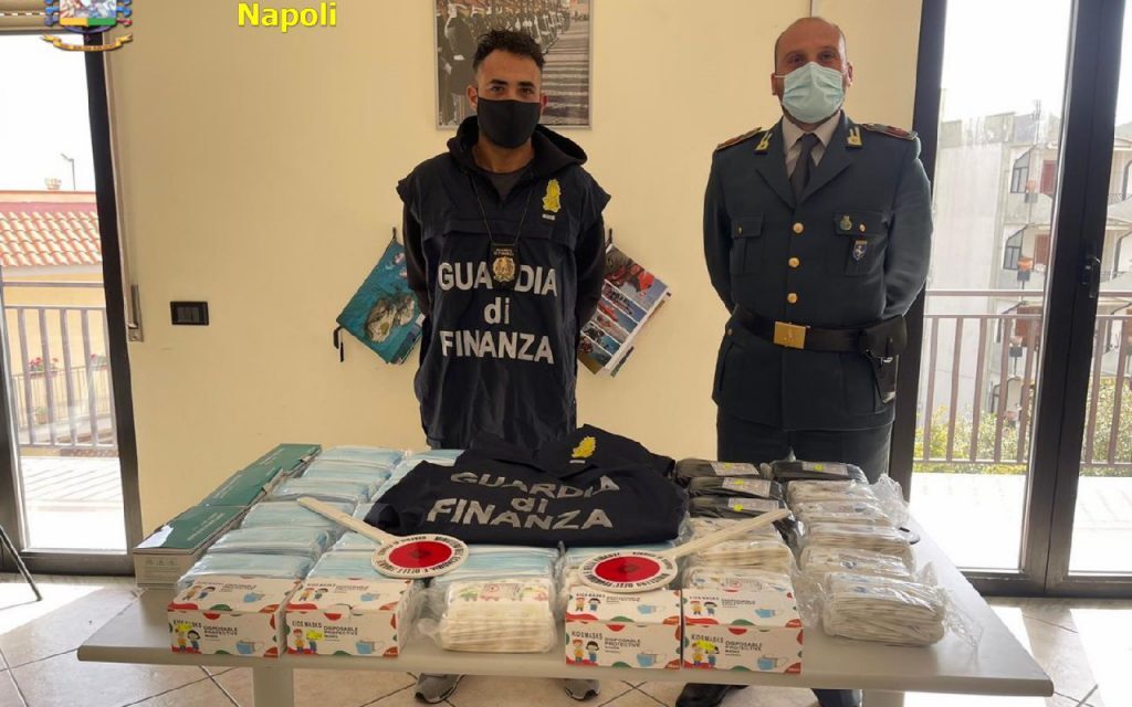 Operazione della Guardia di Finanza: sequestrati 143mila dispositivi sanitari non sicuri tra mascherine, visiere e guanti