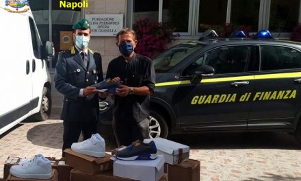 Articoli sequestrati dalla Guardia di Finanza e donati alle associazione no profit di Napoli