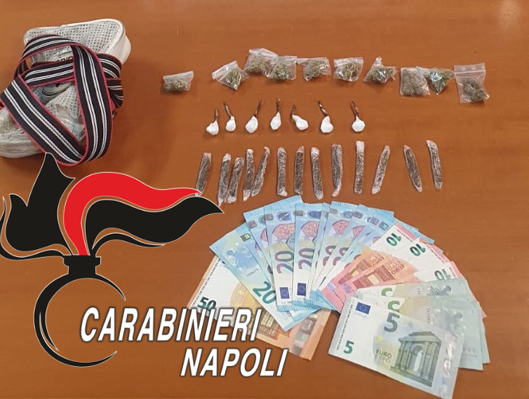 I Carabinieri della tenenza di Melito hanno arrestato per detenzione di droga a fini di spaccio 3 persone