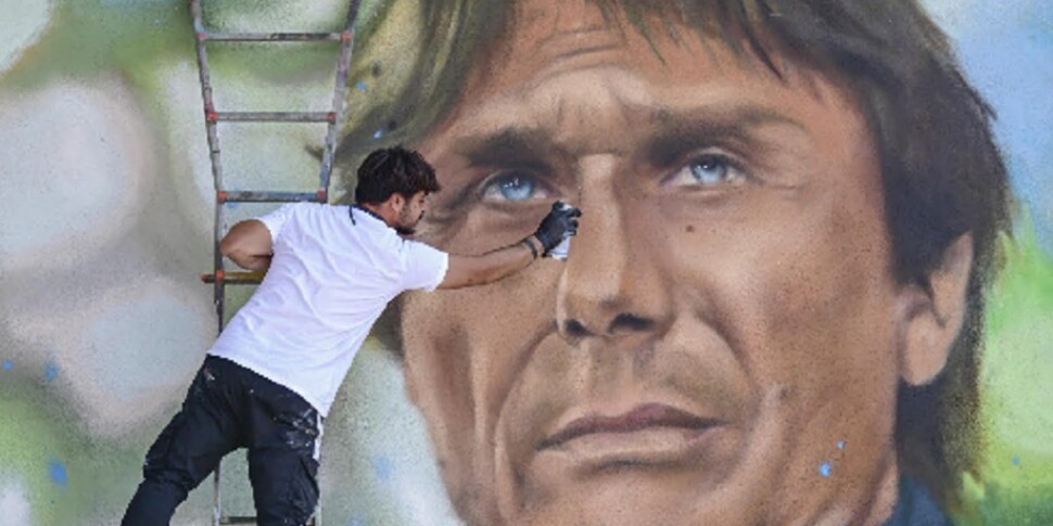 Casoria pazza di Antonio Conte, nasce il primo murales dell’allenatore del Napoli