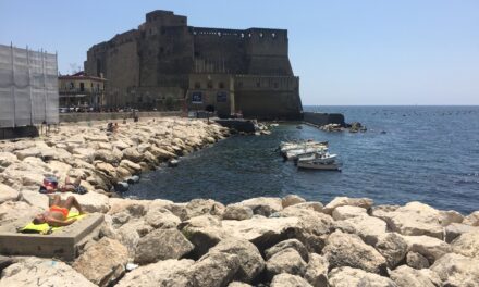 Lotta agli abusivi, attrattività e pianificazione degli eventi diversificata e di lungo periodo “unica strada per consolidare il successo turistico di Napoli”