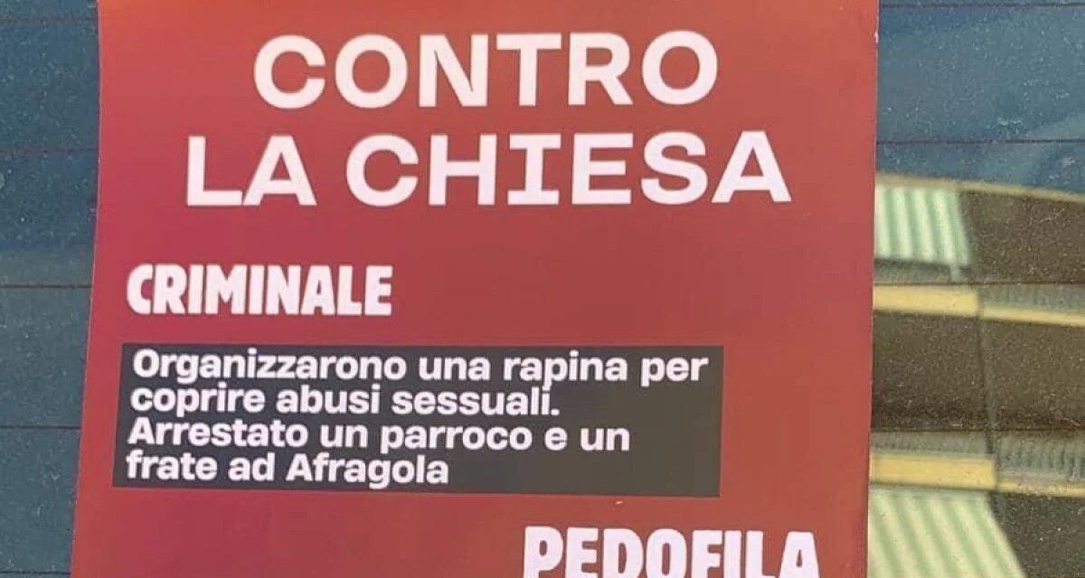 Afragola. Dopo lo scandalo dei sacerdoti arrestati volantini contro la chiesa