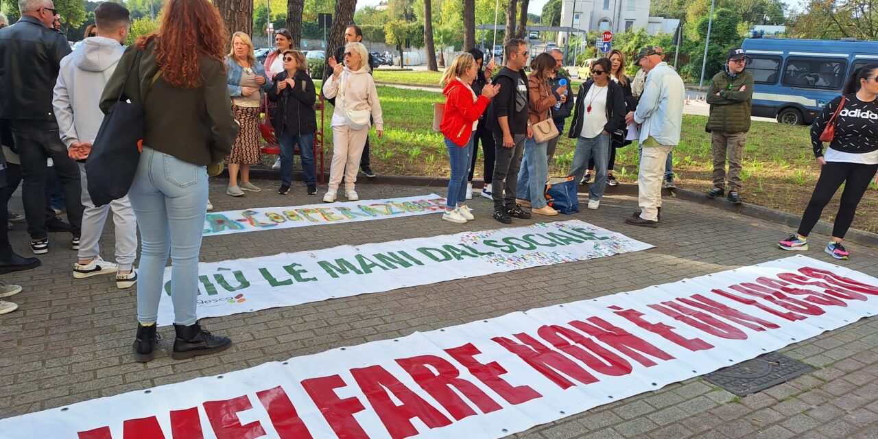 Vertenza OSS-Napoli 1 Centro: Verdoliva non riceve i lavoratori Gesco, loro occupano la sede del Frullone