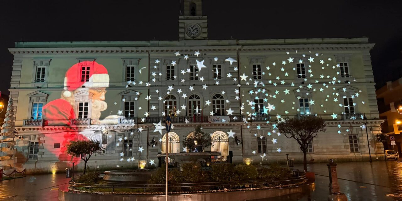 La magia del Natale illumina il comune di Afragola: proiezioni spettacolari incantano la città